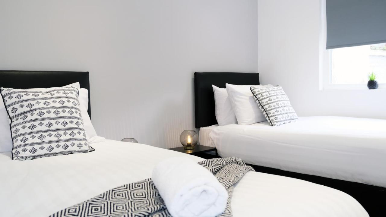 The Kop End Hotel By Serviced Living Liverpool Bagian luar foto