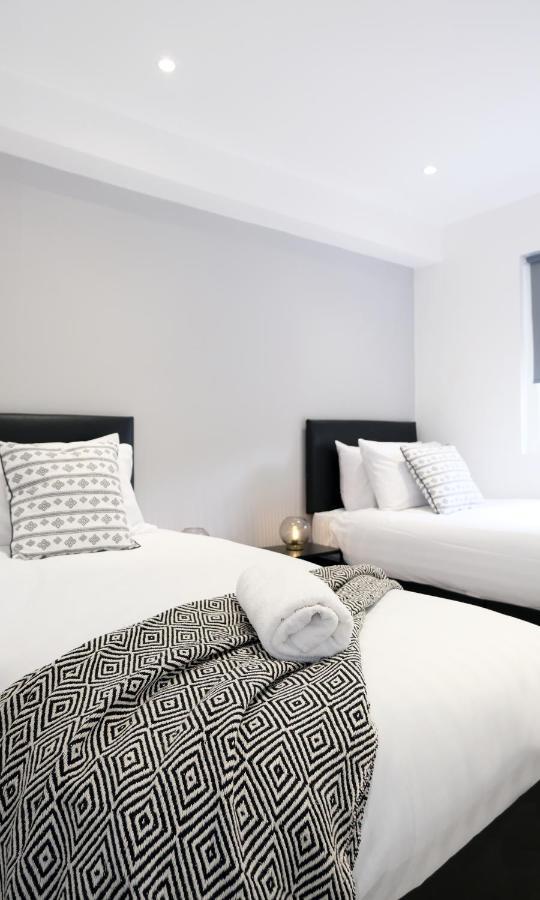 The Kop End Hotel By Serviced Living Liverpool Bagian luar foto