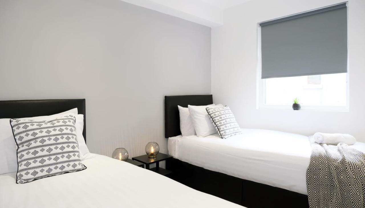 The Kop End Hotel By Serviced Living Liverpool Bagian luar foto