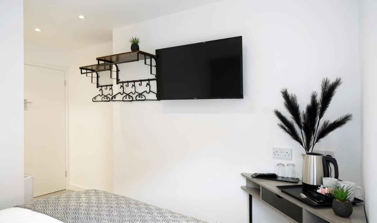 The Kop End Hotel By Serviced Living Liverpool Bagian luar foto