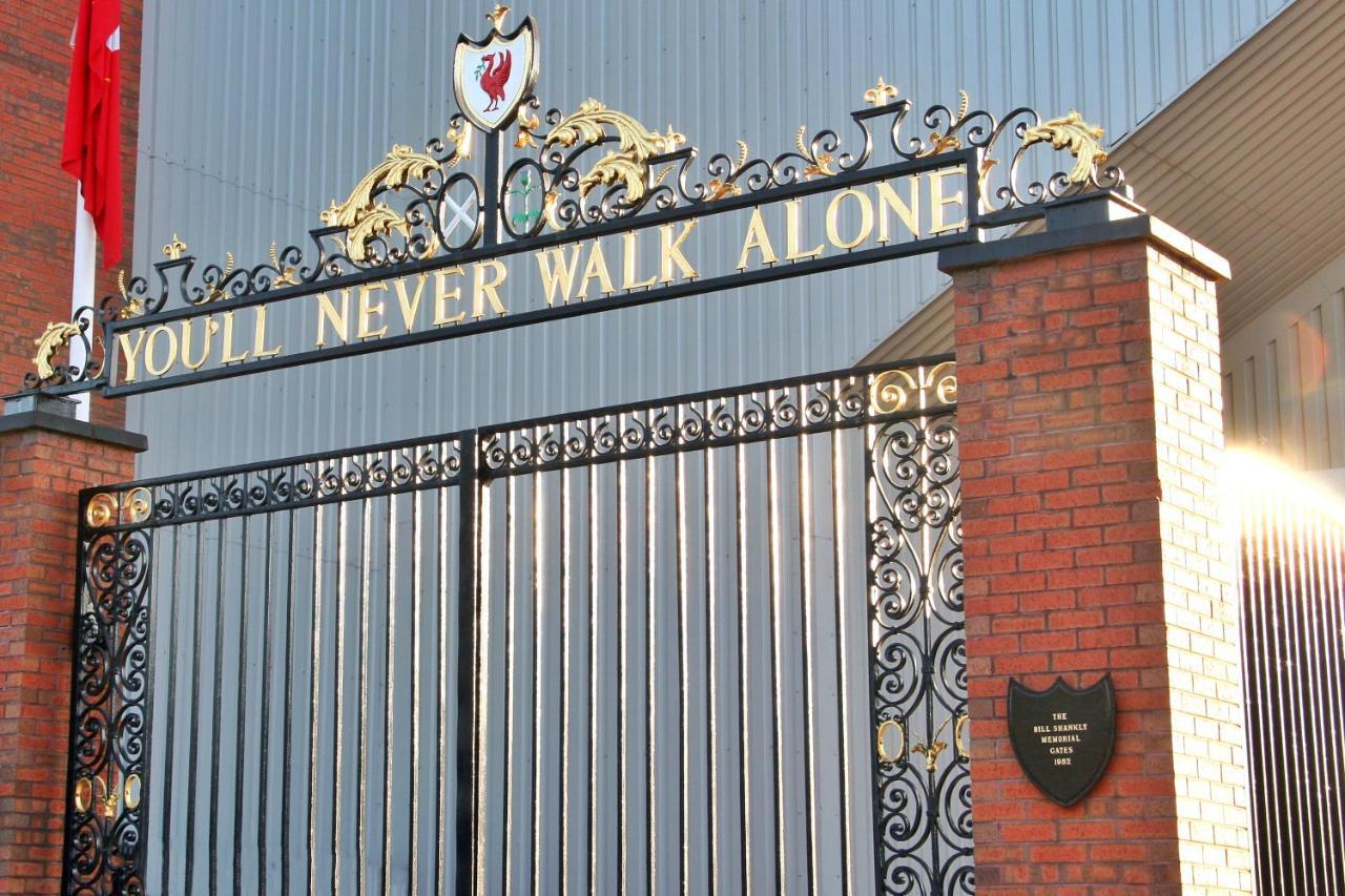 The Kop End Hotel By Serviced Living Liverpool Bagian luar foto